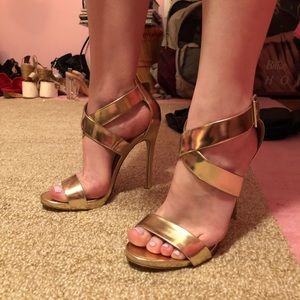 COPY - Steve Madden golden pumps! Only worn once!